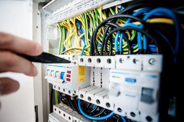 electrician call out fees and costs explained